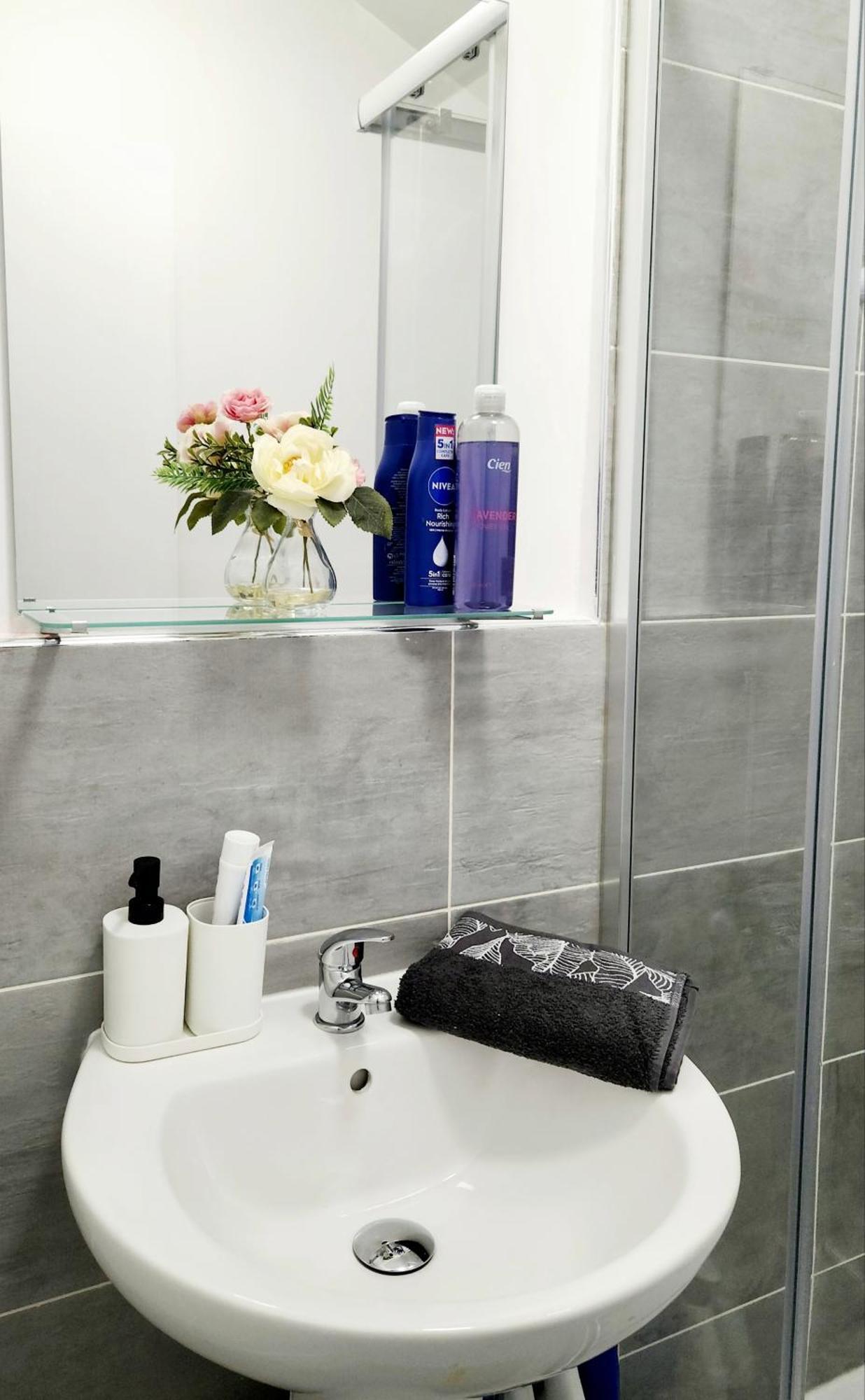 Appartement 'the Cityside Charm' - Modern, Pristine & Well-appointed 1 Bed Flat In Town - Free Parking *