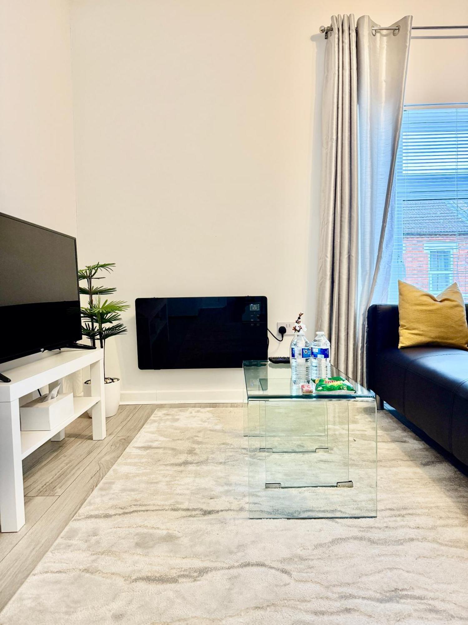 'the Cityside Charm' - Modern, Pristine & Well-appointed 1 Bed Flat In Town - Free Parking * Northampton